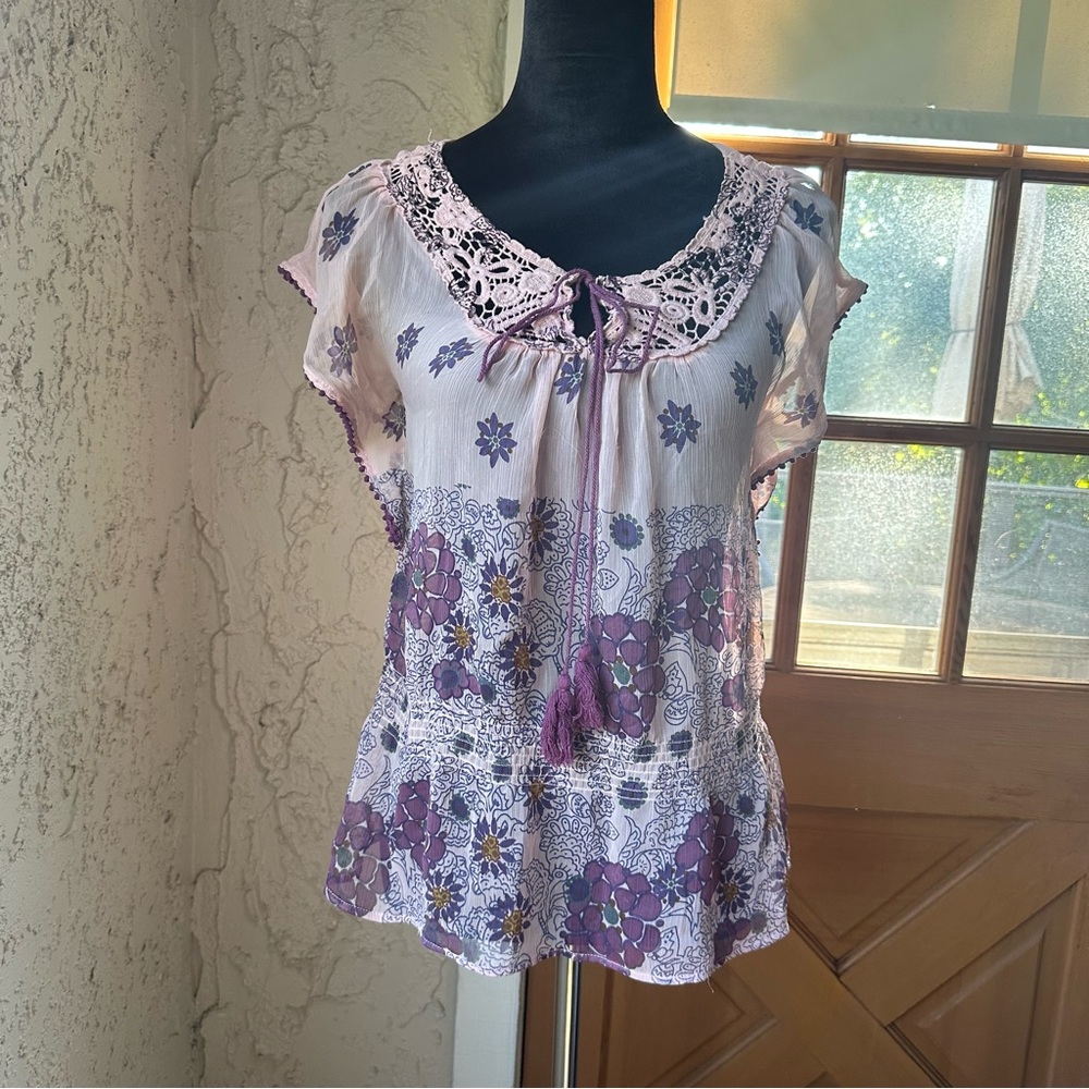 🦋 Unit Size S Purple & Pink Boho Short Sleeve Floral Lace Trim Sheer Blouee